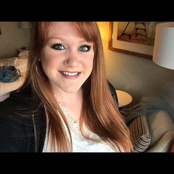 Meet your Posher, Nikki - Picture 1 of 1